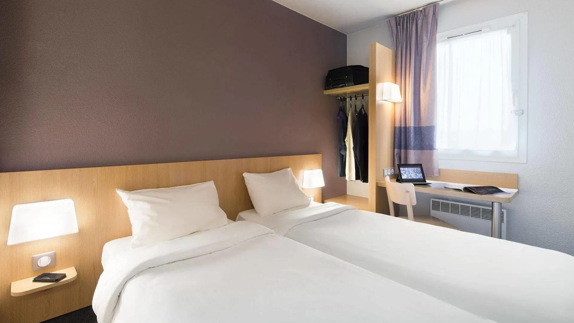 **  B&B Hotel Lyon Grand Stade Meyzieu Francja