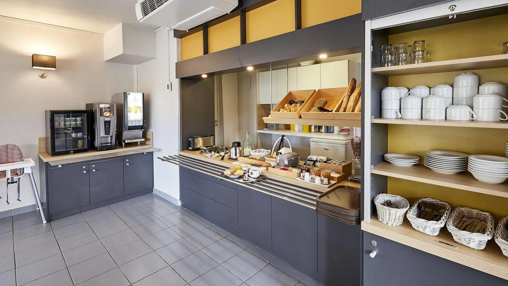 B&B Hotel Lyon Grand Stade Meyzieu