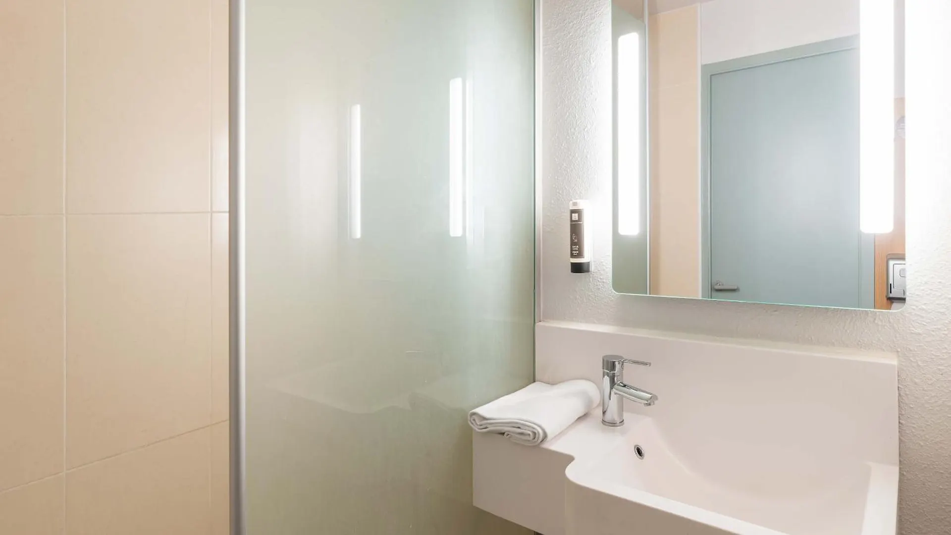B&B Hotel Lyon Grand Stade Meyzieu France