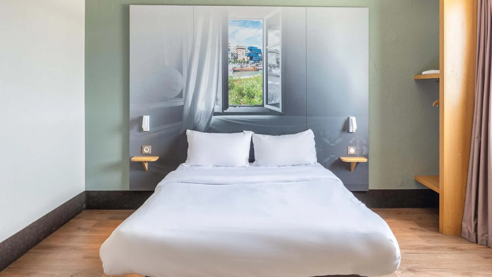 **  B&B Hotel Lyon Grand Stade Meyzieu France