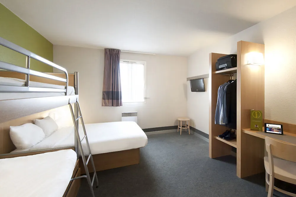 B&B Hotel Lyon Grand Stade Meyzieu 2*,  France